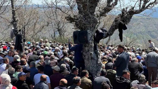 Sarıgöl'de 5 bin kişi yağmur duasına çıktı