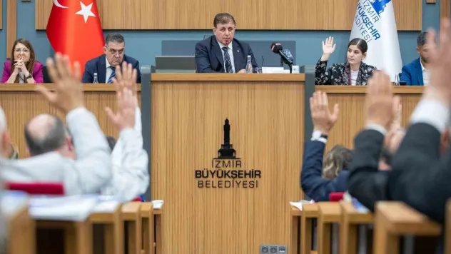 Tugay: 'Otoparkı boşaltmak ve en kısa zamanda yıkmak zorundayız'