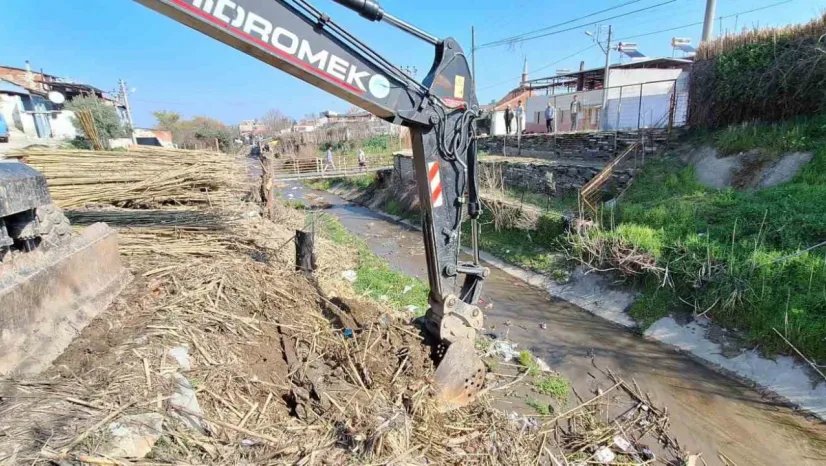 MASKİ'den Şehitler Mahallesinde dere temizliği